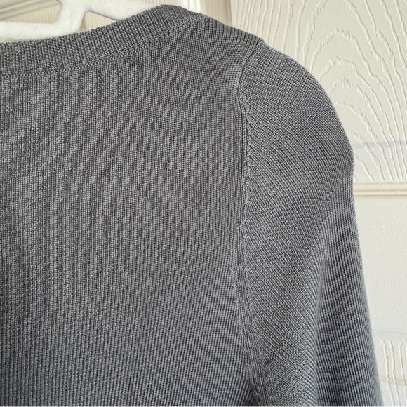 Prada - Picture 7 of 8